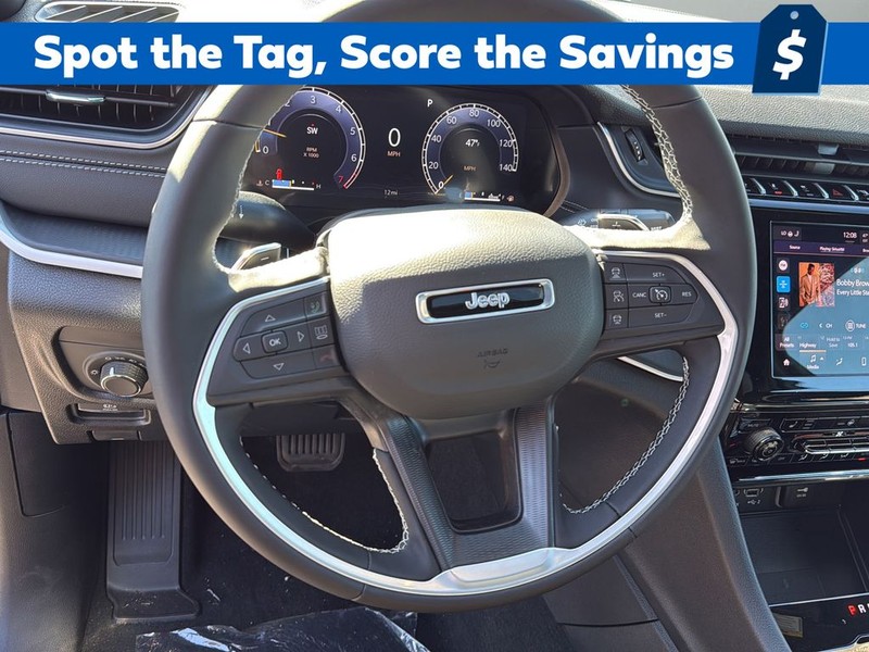 Jeep Grand Cherokee Vehicle Full-screen Gallery Image 27