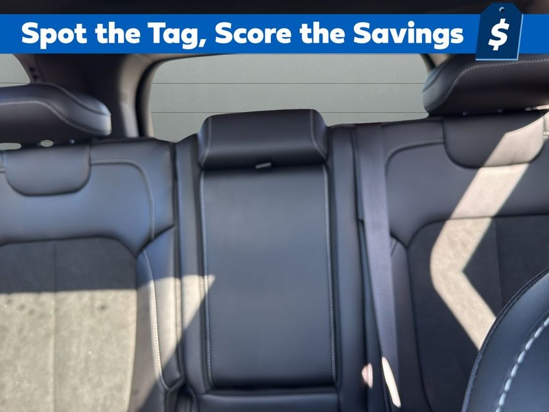 Jeep Grand Cherokee Vehicle Full-screen Gallery Image 28