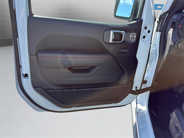 Jeep Wrangler Vehicle Full-screen Gallery Image 11