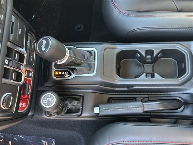 Jeep Wrangler Vehicle Full-screen Gallery Image 20