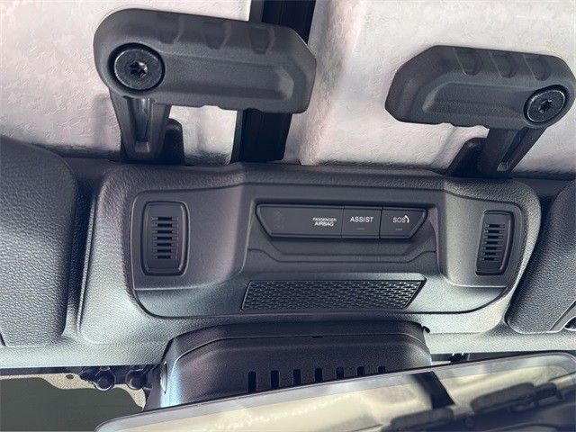 Jeep Wrangler Vehicle Full-screen Gallery Image 23