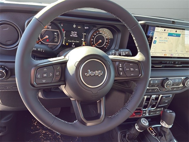 Jeep Wrangler Vehicle Full-screen Gallery Image 26