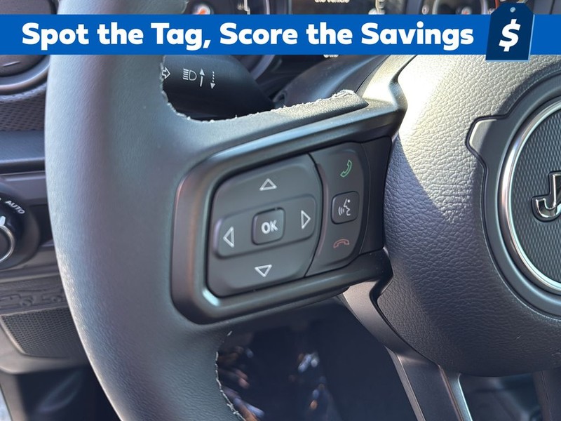 Jeep Wrangler Vehicle Full-screen Gallery Image 9