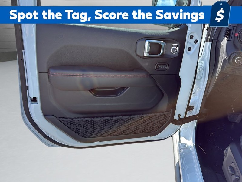 Jeep Wrangler Vehicle Full-screen Gallery Image 11