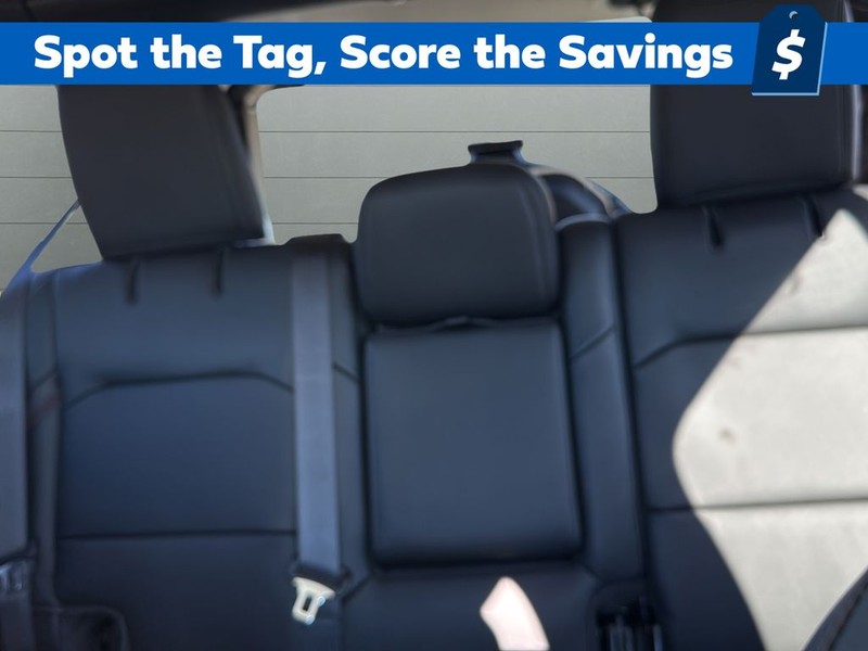 Jeep Wrangler Vehicle Full-screen Gallery Image 27