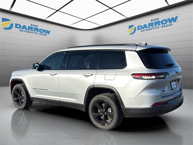 Jeep Grand Cherokee L Vehicle Full-screen Gallery Image 3