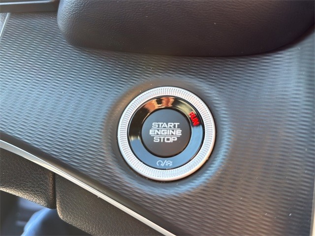 Jeep Grand Cherokee L Vehicle Full-screen Gallery Image 25