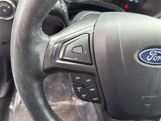 Ford Edge Vehicle Full-screen Gallery Image 9