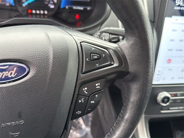 Ford Edge Vehicle Full-screen Gallery Image 18