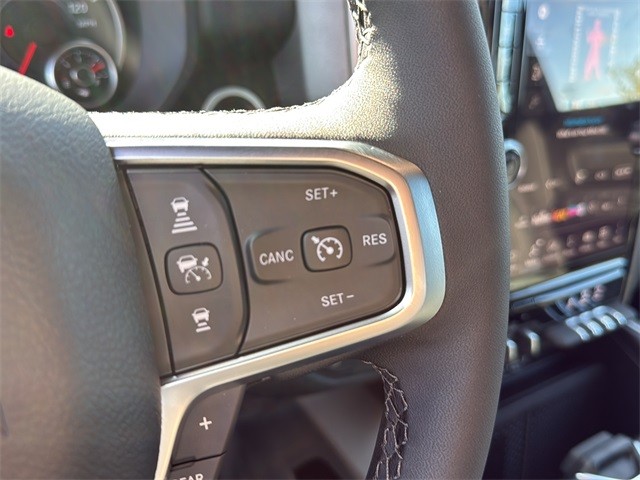 Ram 1500 Vehicle Full-screen Gallery Image 18