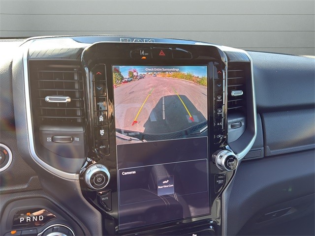 Ram 1500 Vehicle Full-screen Gallery Image 21