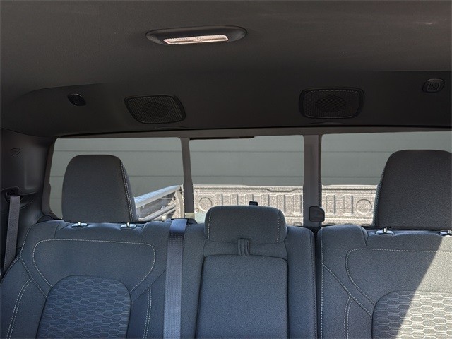 Ram 1500 Vehicle Full-screen Gallery Image 26