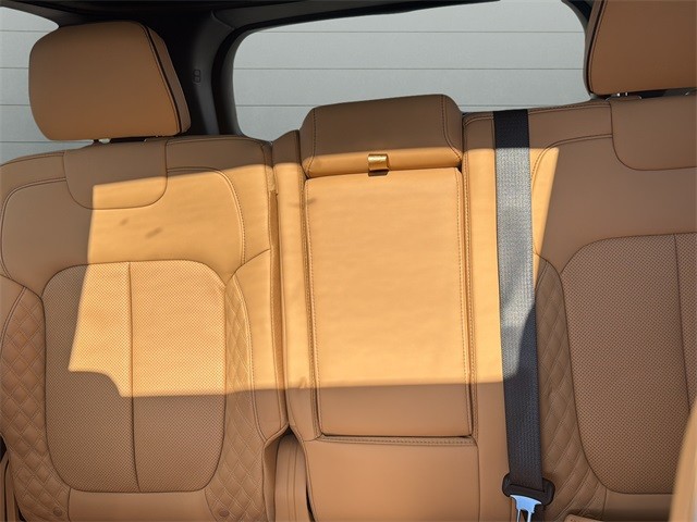 Jeep Grand Cherokee Vehicle Full-screen Gallery Image 28