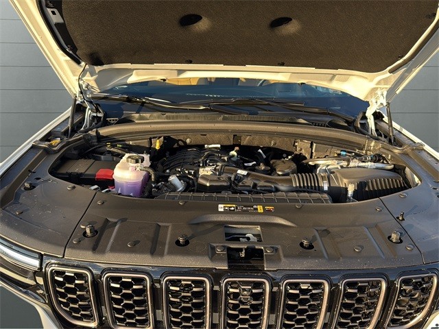 Jeep Grand Cherokee Vehicle Full-screen Gallery Image 20