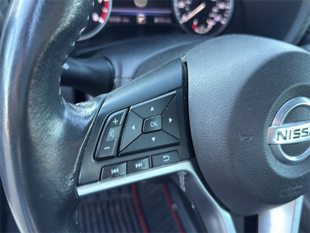 Nissan Sentra Vehicle Full-screen Gallery Image 9