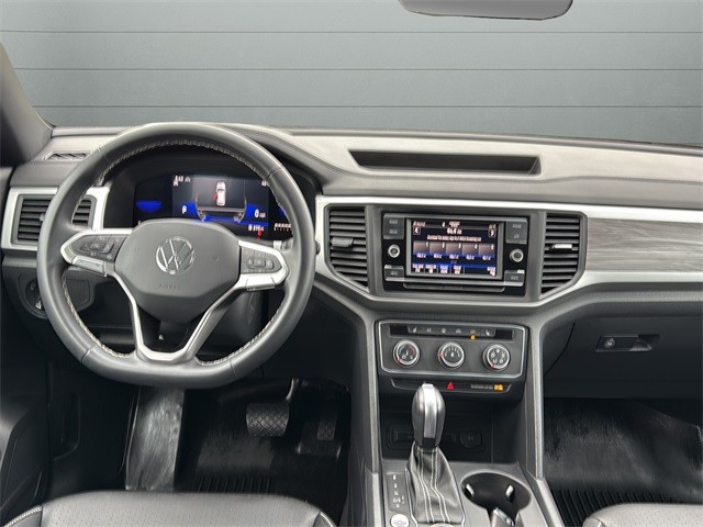 Volkswagen Atlas Cross Sport Vehicle Full-screen Gallery Image 12