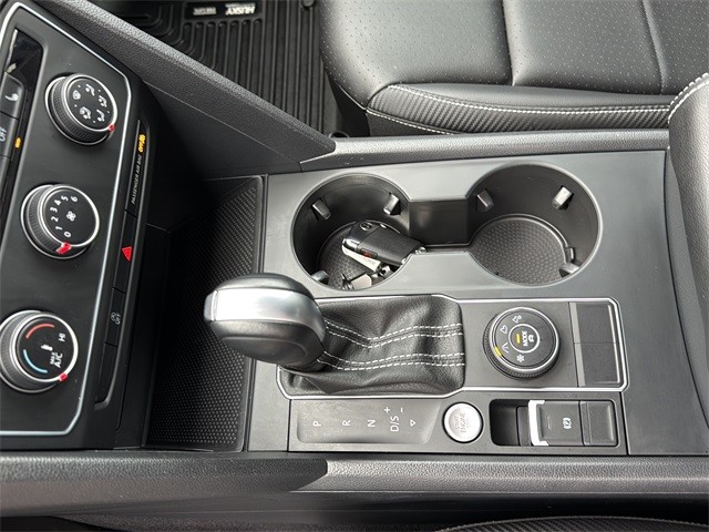 Volkswagen Atlas Cross Sport Vehicle Full-screen Gallery Image 20