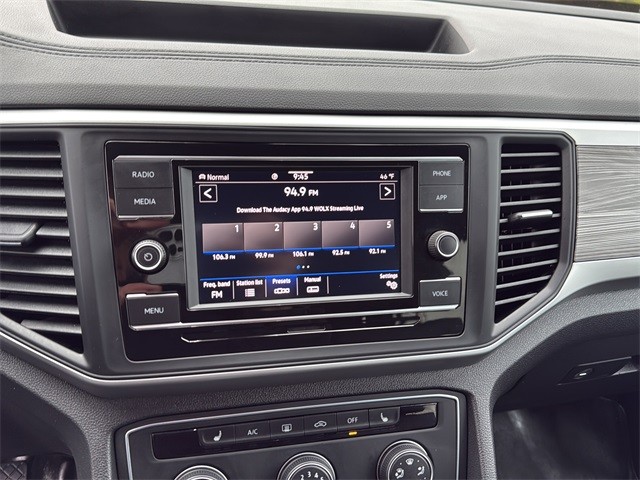 Volkswagen Atlas Cross Sport Vehicle Full-screen Gallery Image 21