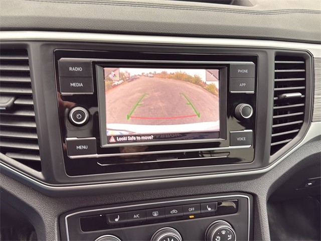 Volkswagen Atlas Cross Sport Vehicle Full-screen Gallery Image 22