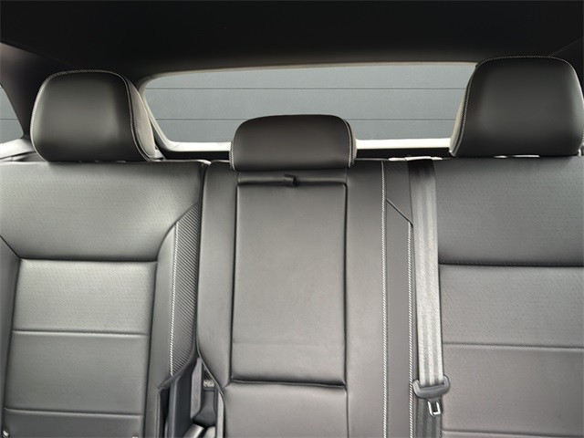 Volkswagen Atlas Cross Sport Vehicle Full-screen Gallery Image 27