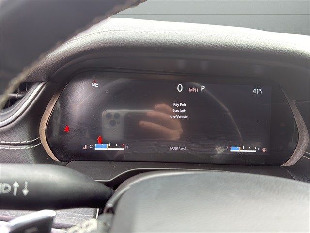 Jeep Grand Cherokee L Vehicle Full-screen Gallery Image 13