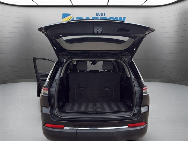 Jeep Grand Cherokee L Vehicle Full-screen Gallery Image 25