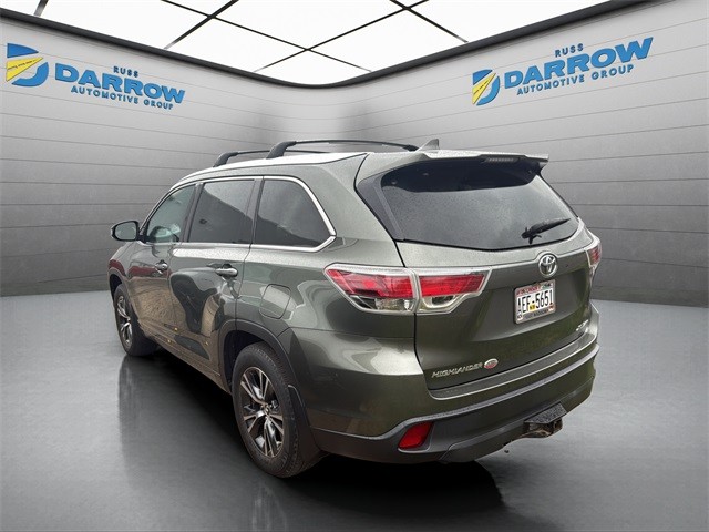 Toyota Highlander Vehicle Full-screen Gallery Image 3