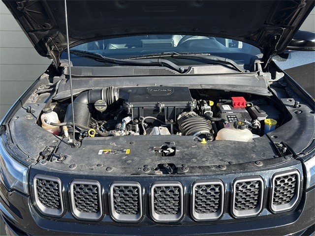 Jeep Compass Vehicle Full-screen Gallery Image 20