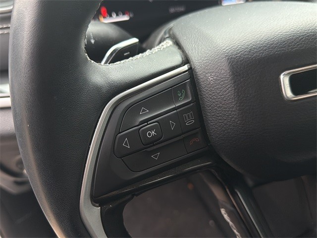 Jeep Grand Cherokee L Vehicle Full-screen Gallery Image 9