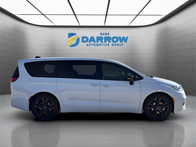 Chrysler Pacifica Vehicle Full-screen Gallery Image 6