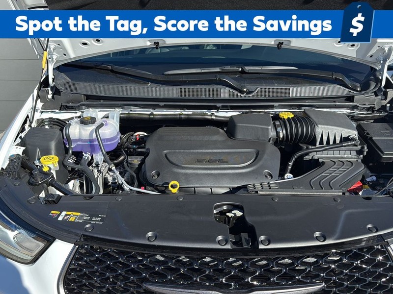 Chrysler Pacifica Vehicle Full-screen Gallery Image 19