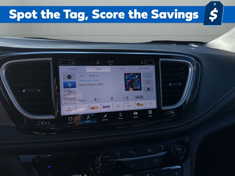 Chrysler Pacifica Vehicle Full-screen Gallery Image 20