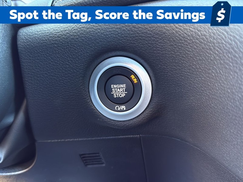 Chrysler Pacifica Vehicle Full-screen Gallery Image 23