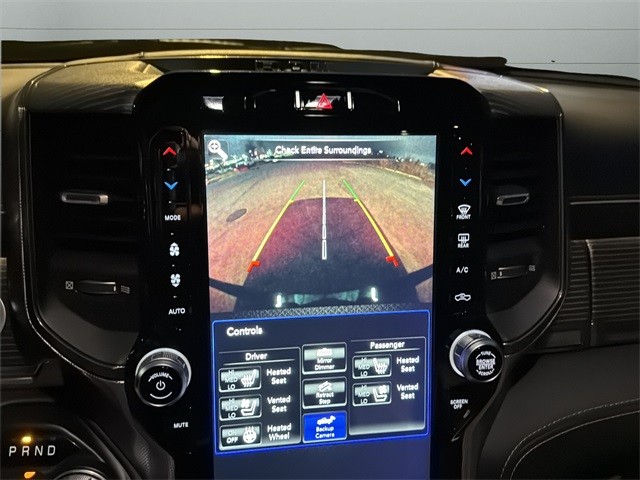 Ram 1500 Vehicle Full-screen Gallery Image 21