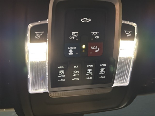 Ram 1500 Vehicle Full-screen Gallery Image 22
