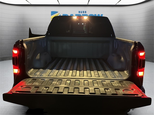 Ram 1500 Vehicle Full-screen Gallery Image 24