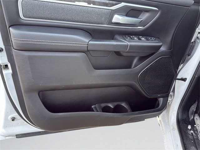 Ram 1500 Vehicle Full-screen Gallery Image 11