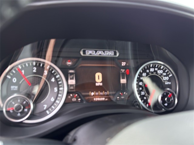 Ram 1500 Vehicle Full-screen Gallery Image 13