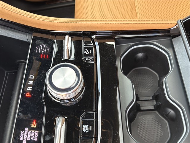 Jeep Grand Cherokee Vehicle Full-screen Gallery Image 21