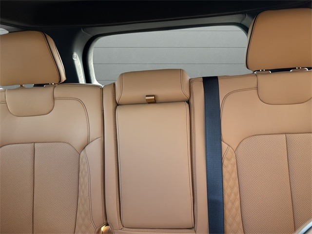 Jeep Grand Cherokee Vehicle Full-screen Gallery Image 28