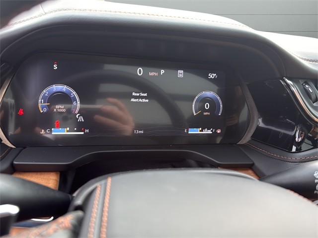 Jeep Grand Cherokee Vehicle Full-screen Gallery Image 12