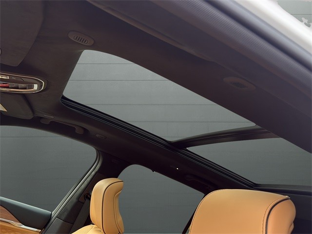 Jeep Grand Cherokee Vehicle Full-screen Gallery Image 15