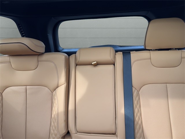 Jeep Grand Cherokee Vehicle Full-screen Gallery Image 25