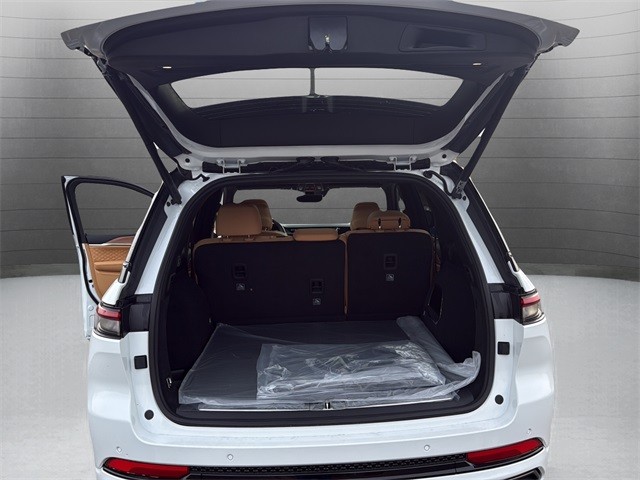 Jeep Grand Cherokee Vehicle Full-screen Gallery Image 29