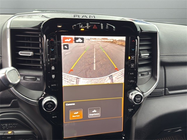 Ram 3500 Vehicle Full-screen Gallery Image 20