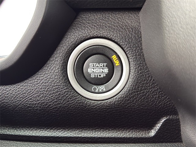 Ram 3500 Vehicle Full-screen Gallery Image 22