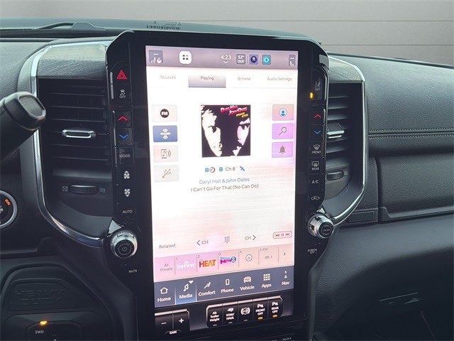 Ram 3500 Vehicle Full-screen Gallery Image 21