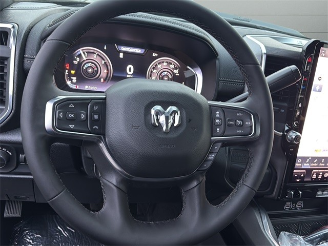 Ram 3500 Vehicle Full-screen Gallery Image 26