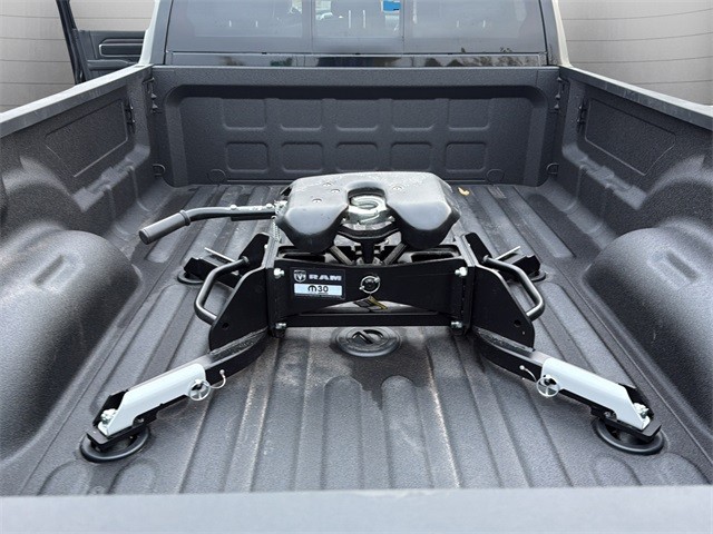 Ram 3500 Vehicle Full-screen Gallery Image 29