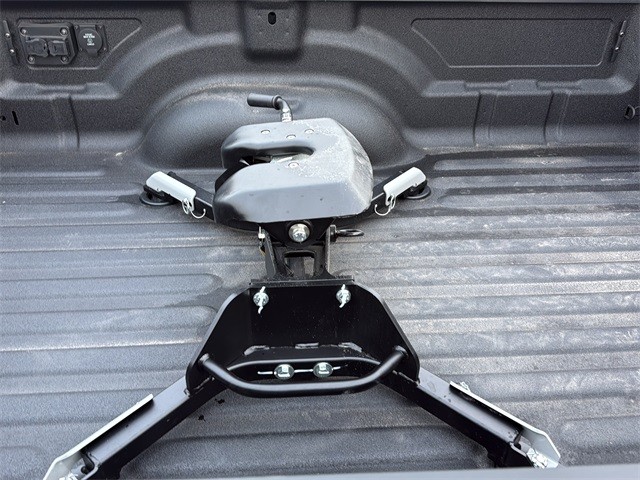 Ram 3500 Vehicle Full-screen Gallery Image 30